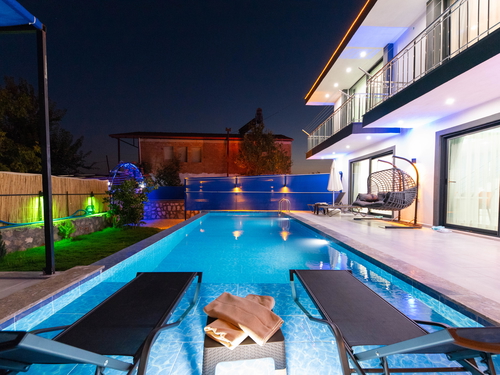  gece  -  Kasım
  | Antalya Kalkan Bölgesinde Muhafazakar Havuzlu ve Jakuzili 4 Kişilik Villa