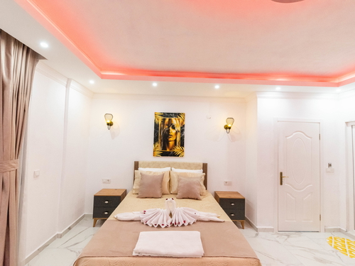 gece - Kasım
| Antalya Kalkan Bölgesinde Muhafazakar Havuzlu ve Jakuzili 4 Kişilik Villa