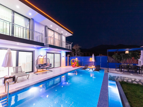 gece - Kasım
| Antalya Kalkan Bölgesinde Muhafazakar Havuzlu ve Jakuzili 4 Kişilik Villa