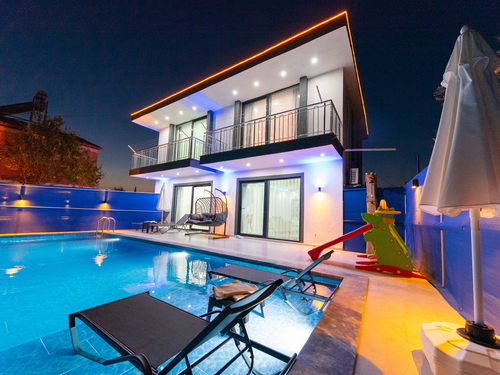 gece - Kasım
| Antalya Kalkan Bölgesinde Muhafazakar Havuzlu ve Jakuzili 4 Kişilik Villa