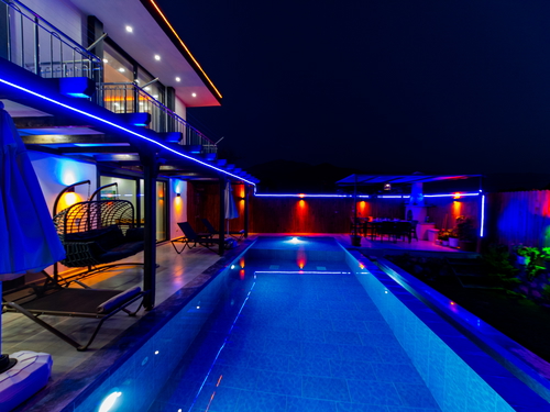 gece - Kasım
| Antalya Kalkan Bölgesinde Muhafazakar Havuzlu ve Jakuzili 4 Kişilik Villa