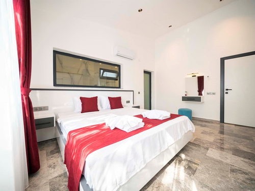  gece  -  Kasım
  | Kalkan Akbel'de Lüks 10 Kişilik Villa: Hamam, Sauna ve Sinema Odası