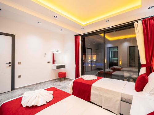  gece  -  Kasım
  | Kalkan Akbel'de Lüks 10 Kişilik Villa: Hamam, Sauna ve Sinema Odası