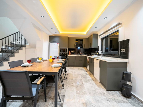 gece  -  Kasım
  | Kalkan Akbel'de Lüks 10 Kişilik Villa: Hamam, Sauna ve Sinema Odası