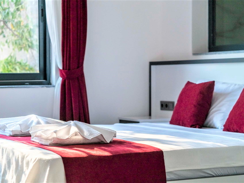  gece  -  Kasım
  | Kalkan Akbel'de Lüks 10 Kişilik Villa: Hamam, Sauna ve Sinema Odası