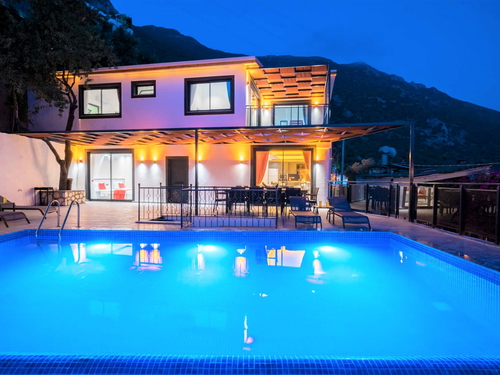  gece  -  Kasım
  | Kalkan Akbel'de Lüks 10 Kişilik Villa: Hamam, Sauna ve Sinema Odası