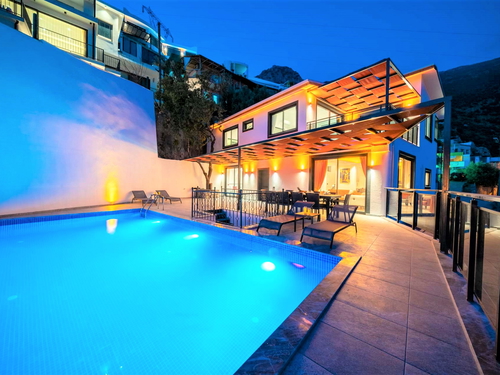  gece  -  Kasım
  | Kalkan Akbel'de Lüks 10 Kişilik Villa: Hamam, Sauna ve Sinema Odası