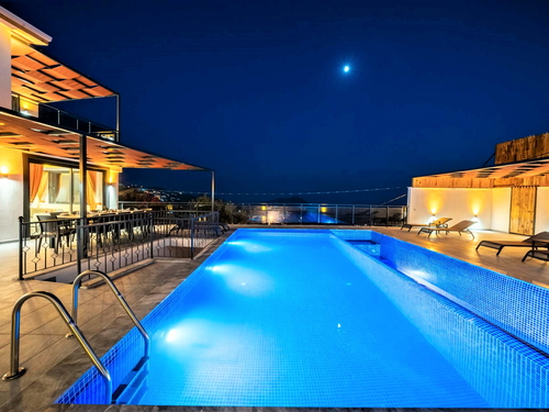  gece  -  Kasım
  | Kalkan Akbel'de Lüks 10 Kişilik Villa: Hamam, Sauna ve Sinema Odası