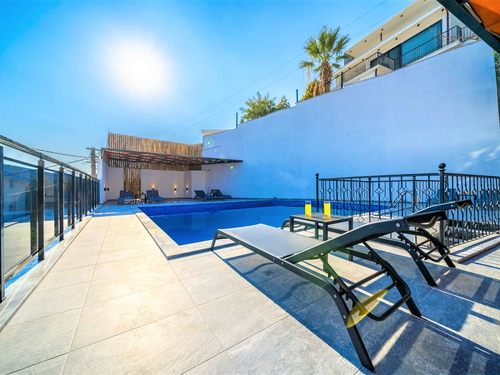  gece  -  Kasım
  | Kalkan Akbel'de Lüks 10 Kişilik Villa: Hamam, Sauna ve Sinema Odası