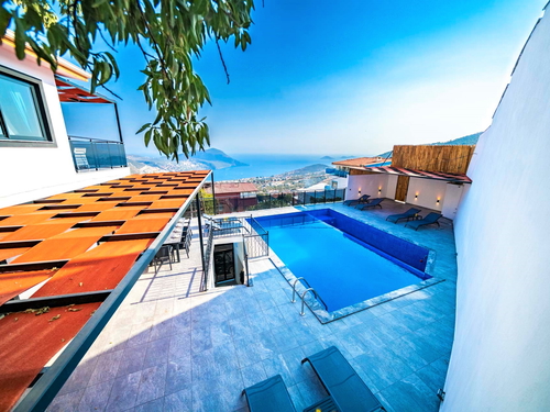 gece - Kasım
| Kalkan Akbel'de Lüks 10 Kişilik Villa: Hamam, Sauna ve Sinema Odası