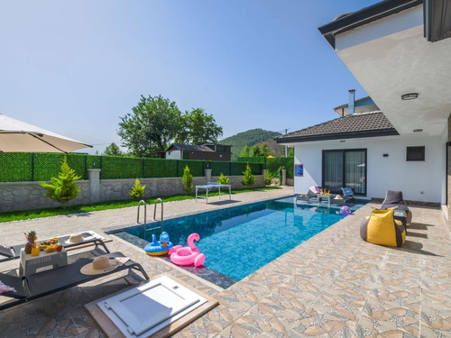 gece - Kasım
| Fethiye Seydikemer'de Doğa Manzaralı 4 Kişilik Villa: Aileler ve Balayı Çiftleri İçin İdeal