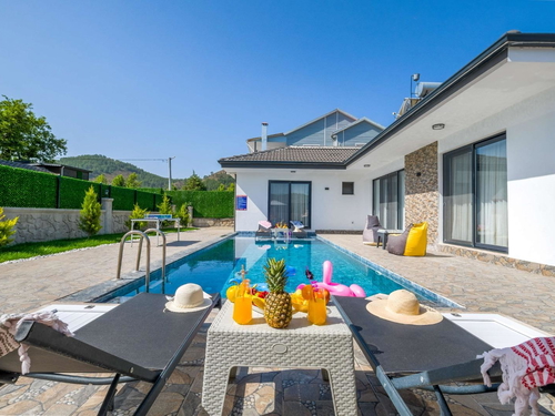  gece  -  Kasım
  | Fethiye Seydikemer'de Doğa Manzaralı 4 Kişilik Villa: Aileler ve Balayı Çiftleri İçin İdeal