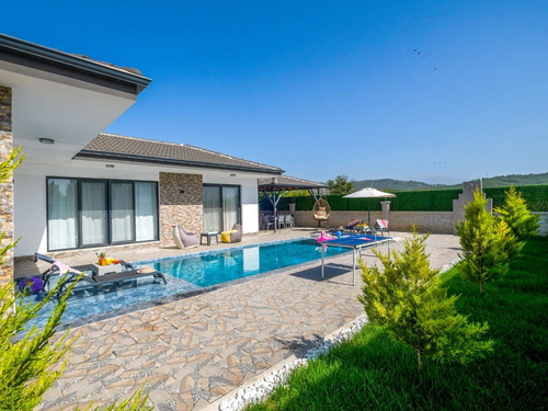  gece  -  Kasım
  | Fethiye Seydikemer'de Doğa Manzaralı 4 Kişilik Villa: Aileler ve Balayı Çiftleri İçin İdeal