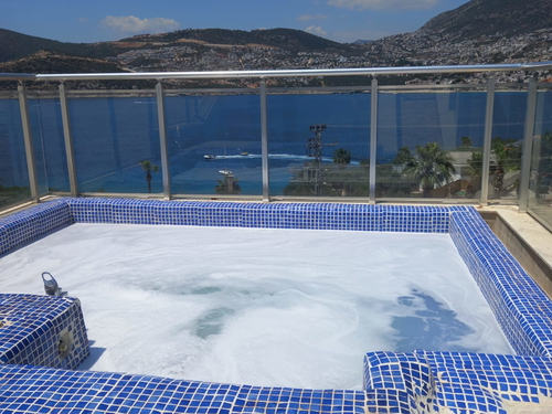gece - Kasım
| Antalya Kalkan Bölgesinde Jakuzili ve Lüks Süitli Korunaklı Havuzlu Tatil Deneyimi