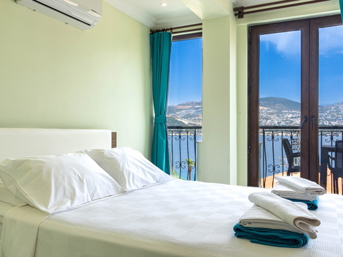 gece - Kasım
| Antalya Kalkan Bölgesinde Jakuzili ve Lüks Süitli Korunaklı Havuzlu Tatil Deneyimi