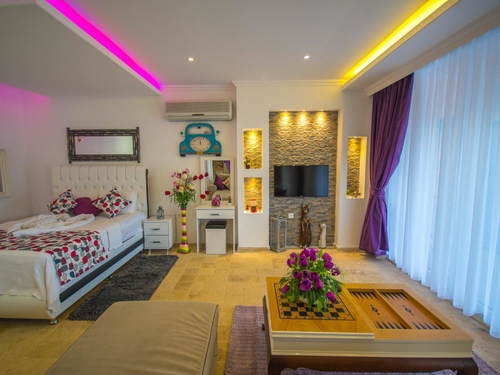  gece  -  Kasım
  | Kalkan İslamlar'da Jakuzili Balayı Villası: Özel Havuz ve Romantik Kaçamak