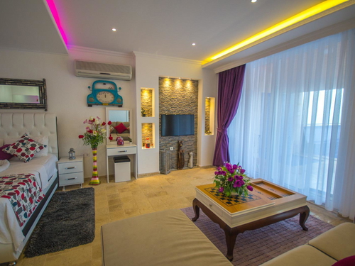  gece  -  Kasım
  | Kalkan İslamlar'da Jakuzili Balayı Villası: Özel Havuz ve Romantik Kaçamak
