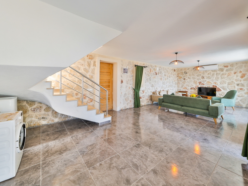  gece  -  Kasım
  | Kaş Mumuda’da Deniz Manzaralı 4 Kişilik Kiralık Villa