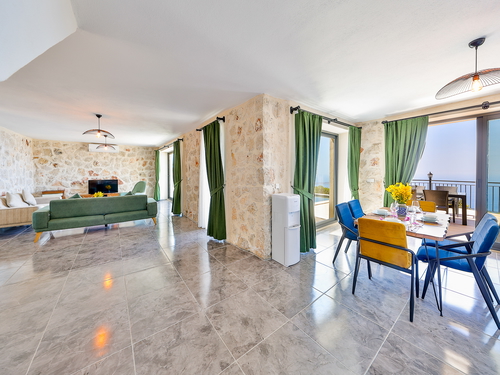  gece  -  Kasım
  | Kaş Mumuda’da Deniz Manzaralı 4 Kişilik Kiralık Villa
