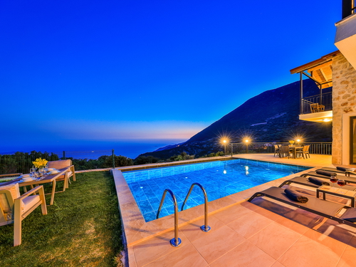  gece  -  Kasım
  | Kaş Mumuda’da Deniz Manzaralı 4 Kişilik Kiralık Villa