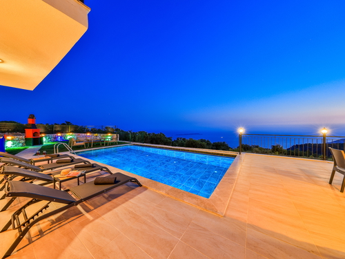  gece  -  Kasım
  | Kaş Mumuda’da Deniz Manzaralı 4 Kişilik Kiralık Villa