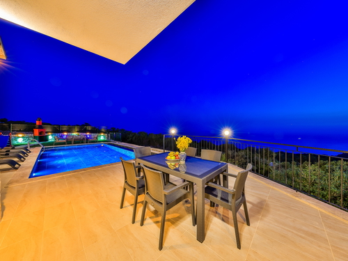  gece  -  Kasım
  | Kaş Mumuda’da Deniz Manzaralı 4 Kişilik Kiralık Villa