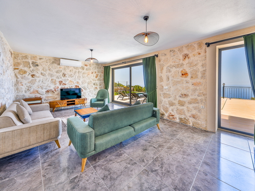 gece  -  Kasım
  | Kaş Mumuda’da Deniz Manzaralı 4 Kişilik Kiralık Villa