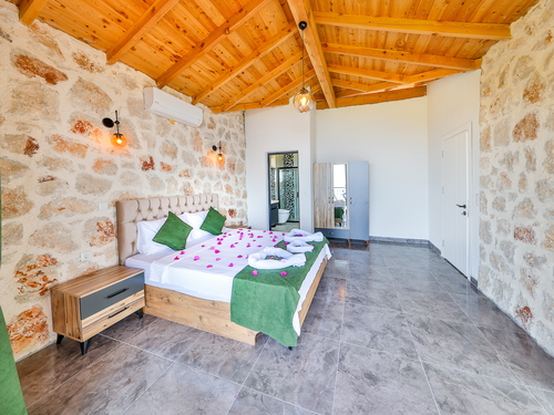  gece  -  Kasım
  | Kaş Mumuda’da Deniz Manzaralı 4 Kişilik Kiralık Villa
