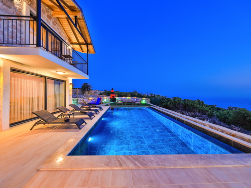  gece  -  Kasım
  | Kaş Mumuda’da Deniz Manzaralı 4 Kişilik Kiralık Villa
