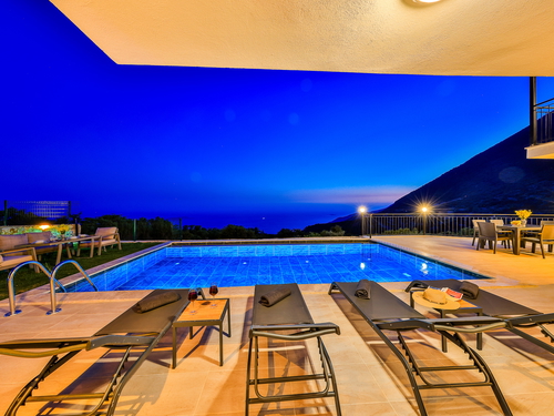  gece  -  Kasım
  | Kaş Mumuda’da Deniz Manzaralı 4 Kişilik Kiralık Villa