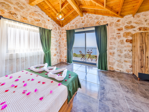  gece  -  Kasım
  | Kaş Mumuda’da Deniz Manzaralı 4 Kişilik Kiralık Villa