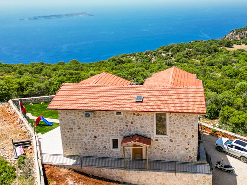  gece  -  Kasım
  | Kaş Mumuda’da Deniz Manzaralı 4 Kişilik Kiralık Villa