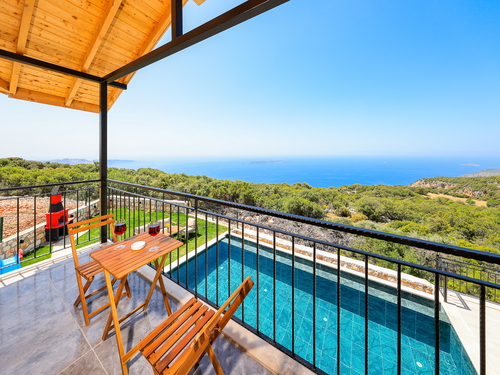  gece  -  Kasım
  | Kaş Mumuda’da Deniz Manzaralı 4 Kişilik Kiralık Villa