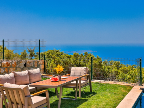  gece  -  Kasım
  | Kaş Mumuda’da Deniz Manzaralı 4 Kişilik Kiralık Villa