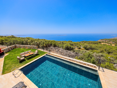  gece  -  Kasım
  | Kaş Mumuda’da Deniz Manzaralı 4 Kişilik Kiralık Villa