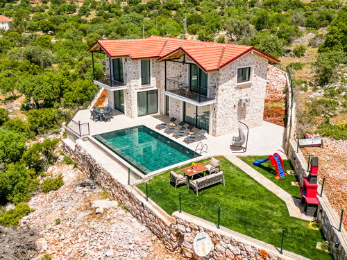  gece  -  Kasım
  | Kaş Mumuda’da Deniz Manzaralı 4 Kişilik Kiralık Villa