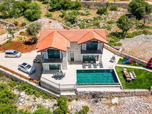  gece  -  Kasım
  | Kaş Mumuda’da Deniz Manzaralı 4 Kişilik Kiralık Villa