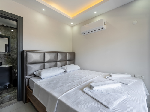 gece - Kasım
| Ölüdeniz Ovacık’ta Babadağ Manzaralı, Özel Havuzlu Kiralık Villa