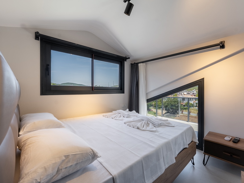  gece  -  Kasım
  | Ölüdeniz Ovacık’ta Babadağ Manzaralı, Özel Havuzlu Kiralık Villa