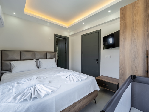 gece - Kasım
| Ölüdeniz Ovacık’ta Babadağ Manzaralı, Özel Havuzlu Kiralık Villa