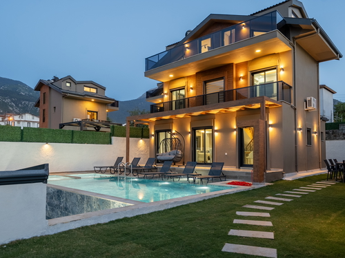 gece - Kasım
| Ölüdeniz Ovacık’ta Babadağ Manzaralı, Özel Havuzlu Kiralık Villa