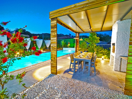  gece  -  Kasım
  | Korunaklı, Lüks ve Geniş Aile Villası | 4 Odalı Özel Havuzlu Tatil Villası