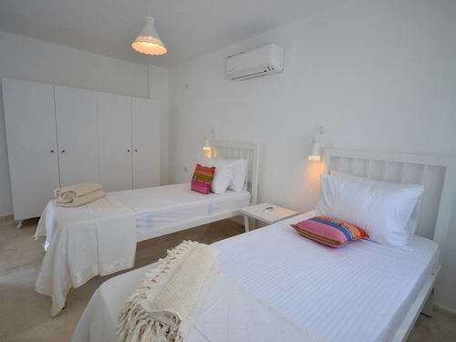  gece  -  Kasım
  | İslamlar’da Doğa Manzaralı 3 Yatak Odalı Korunaklı Tatil Villası