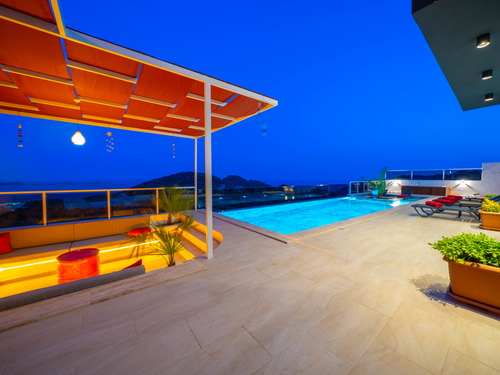  gece  -  Kasım
  | Kaş Sısla’da Jakuzili, Deniz Manzaralı Lüks Kiralık Villa – 6 Kişilik