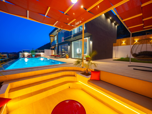  gece  -  Kasım
  | Kaş Sısla’da Jakuzili, Deniz Manzaralı Lüks Kiralık Villa – 6 Kişilik