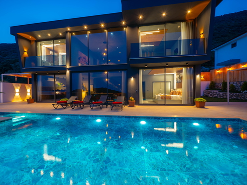  gece  -  Kasım
  | Kaş Sısla’da Jakuzili, Deniz Manzaralı Lüks Kiralık Villa – 6 Kişilik