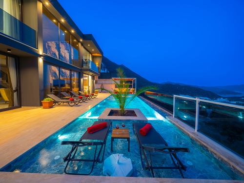  gece  -  Kasım
  | Kaş Sısla’da Jakuzili, Deniz Manzaralı Lüks Kiralık Villa – 6 Kişilik