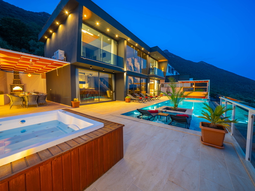  gece  -  Kasım
  | Kaş Sısla’da Jakuzili, Deniz Manzaralı Lüks Kiralık Villa – 6 Kişilik
