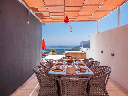 gece - Kasım
| Kaş Sısla’da Jakuzili, Deniz Manzaralı Lüks Kiralık Villa – 6 Kişilik