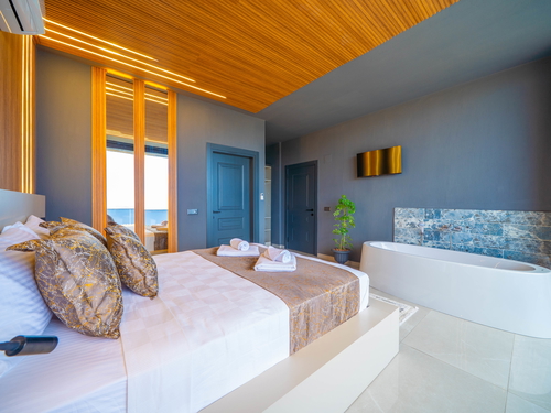  gece  -  Kasım
  | Kaş Sısla’da Jakuzili, Deniz Manzaralı Lüks Kiralık Villa – 6 Kişilik